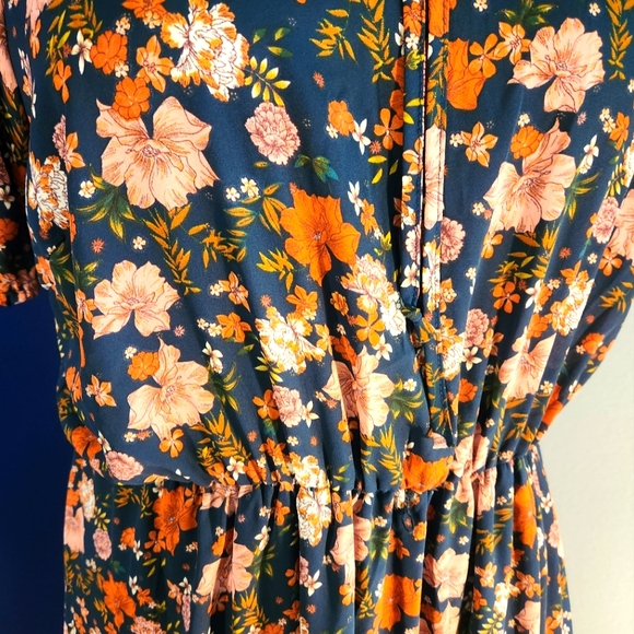 Short Sleeve Belted Dress - Picture 5 of 8